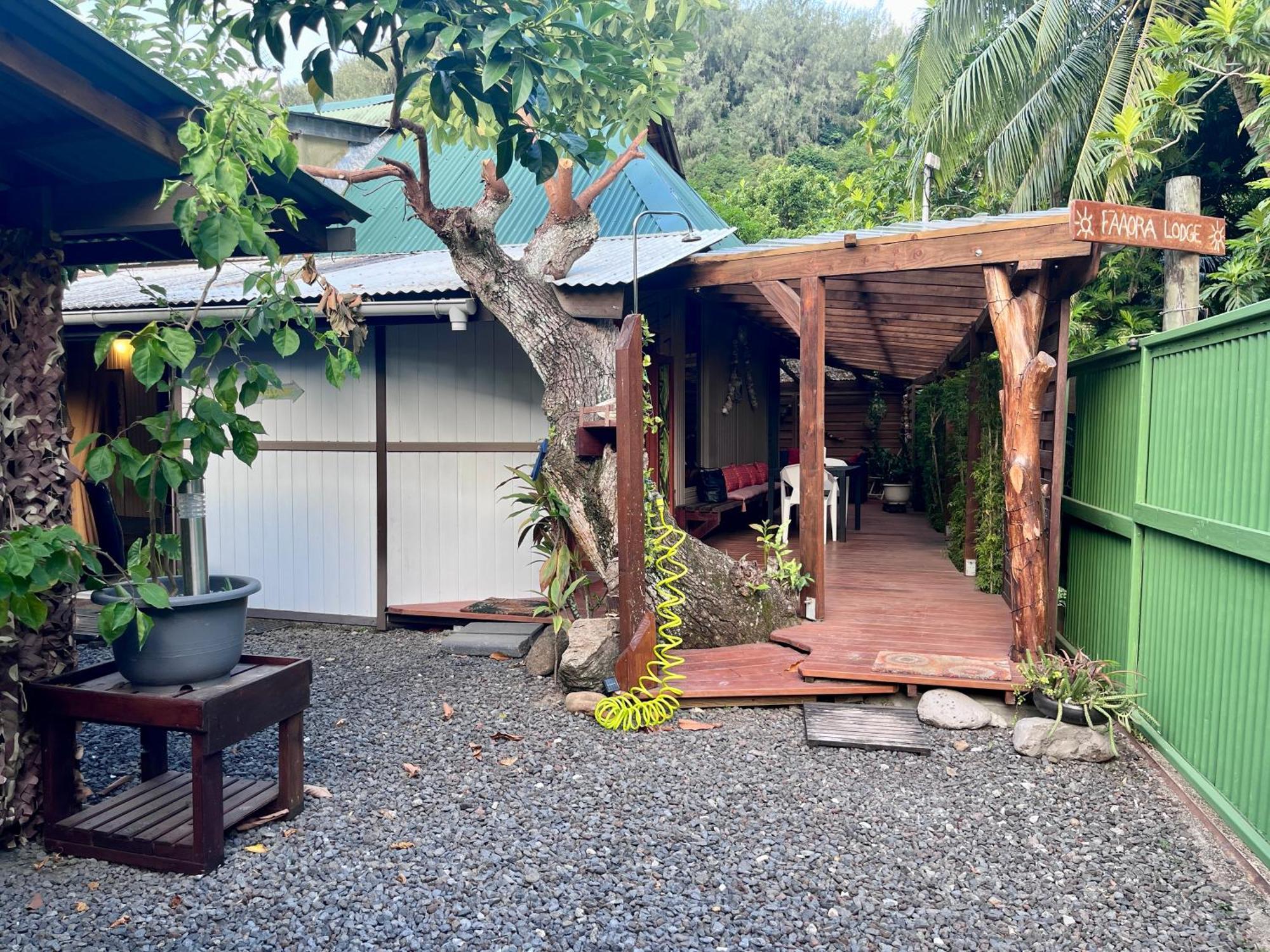 Faaora Lodge, Little Paradise Haapiti Eksteriør bilde